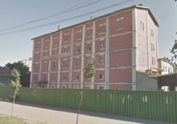 O clădire emblematică din Păcurari, demolată. Va fi înlocuită de un supermarket?