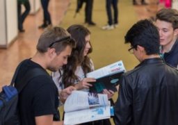 Cinci universităţi ieşene îşi promovează oferta educaţională în acest weekend