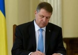 Iohannis a semnat decretul de pensionare a procurorului general Augustin Lazăr