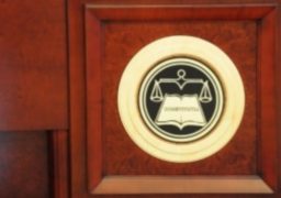 CCR discută cele două proiecte de revizuire a Constituţiei depuse în Parlament