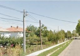 Comuna cu cel mai mult asfalt din judeţ îşi face şi trotuare