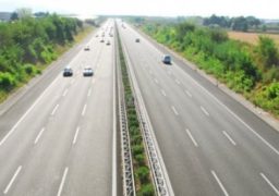Încă o ciudăţenie a contractului de completare a studiului pentru A8
