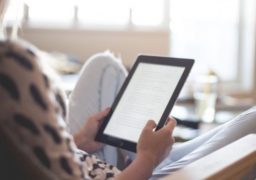 10.000 de volume în format digital la Biblioteca Universitară