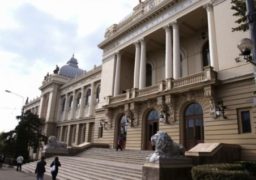 Elevii se pot înscrie până luni la şcoli de vară organizate de Universitatea „Al.I.Cuza“