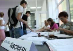 Prima zi de admitere. Peste 2.000 de dosare au fost depuse la universităţile din Iași