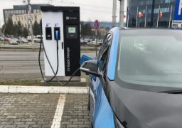AFM a prelungit până la 13 decembrie sesiunea de depunere a dosarelor de finanţare pentru programul privind staţiile de reîncărcare pentru maşini electrice