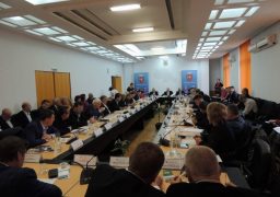 Şedinţă cu năbădăi la Consiliul Judeţean. Cum s-a răzbunat PSD pe opoziţie?