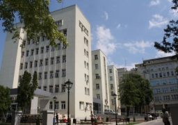 Spitalele ieşene, aglomerate de… concediile medicilor din Moldova!