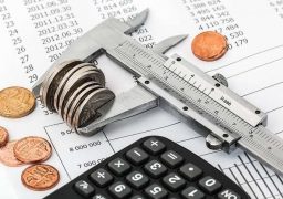 Guvernul pariază anul viitor pe o creştere economică de 4,1% şi un deficit de 3,59%