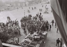 Zi de doliu la Timişoara, în memoria primilor tineri care au murit la Revoluţie