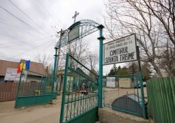 Plan de reabilitare a aleilor în unul din cele mai mari cimitire din municipiu: „Sfânta Treime“