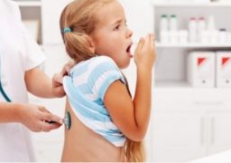 Tot mai multe cazuri de viroze la copii în Iaşi. Când să ne îngrijorăm?