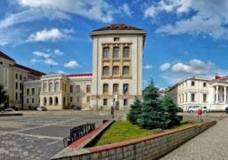 Scripcariu şi Forna candidează pentru fotoliul de rector al UMF. Ultima zi de înscrieri