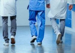 Câți medici mai iau calea străinătății după mărirea salariilor