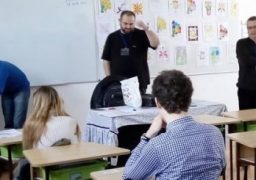 Concurs MENSA: elevi şi studenţii ieşeni pot câştiga premii de 1.000 de lei scriind un simplu eseu