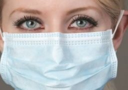 Virusul din China a mărit panica: Criză de măşti în farmaciile ieşene