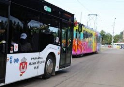 Alte categorii de persoane vor avea voie să circule cu autobuzul la Iași