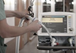 Două ventilatoare donate Primăriei de o firmă privată
