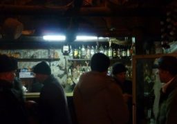 Unii patroni se joacă de-a starea de urgenţă. Bar amendat de două ori cu 70.000 lei