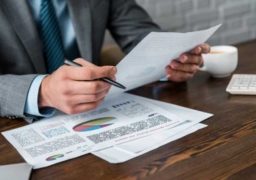 Află aici ce salariu vei primi dacă angajatorul te trimite în şomaj tehnic