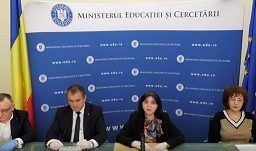 Declarații de presă susținute de Monica Anisie, ministrul educației și cercetării, pe tema măsurilor cu privire la reluarea cursurilor.  live