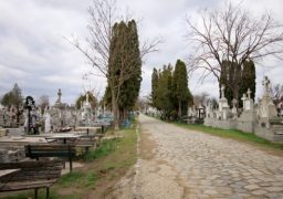 Accesul în cimitirele ieșene, restricționat