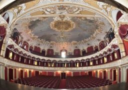 Scena Teatrului Naţional s-a mutat pe YouTube. Încă un spectacol online