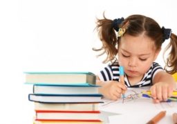 Școlile rămân închise până cel puțin pe 16 mai. Ce precizări a mai făcut Ministrul Educației