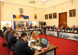 Consiliul Local va hotărî, astăzi, soarta a 25 de proiecte esenţiale pentru ieşeni