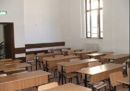 Sindicaliştii din învăţământ cer instanţei revocarea ordinului cu privire la pregătirea elevilor de ani terminali