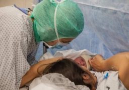 La Maternitatea „Cuza Vodă”, gravidele vor naşte cu medicul de gardă.