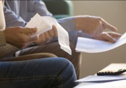 Aproape 8% dintre gospodăriile din România contractează împrumuturi.
