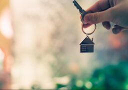 Cât ar trebui să câștige un român care accesează un credit pentru o locuință prin Noua Casă