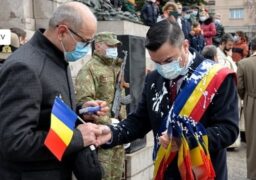 Ziua Unirii, pe scurt. Cine, cum şi de ce i-a aruncat primarului Chirica cu iaurt în faţă