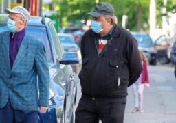 Arafat: Va fi o dispariţie treptată a regulilor de purtare a măştii