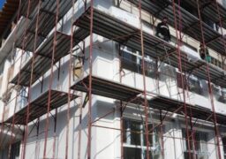 Peste opt milioane de euro investiți în modernizarea şcolilor din oraş