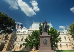 Vineri va fi zi scurtă la Primărie.