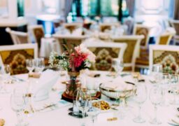 Masa la restaurant va fi mai scumpă. Patronii au în plan schimbarea meniurilor, dar și creșterea prețurilor