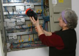 Programări online pentru înlocuirea contoarelor electrice şi de gaz