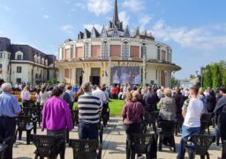1.000 de credincioși au participat la slujba prilejuită de redeschiderea Catedralei vechi Romano-Catolice.