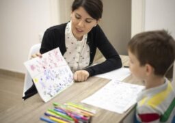 Proiect menit să dezvolte strategii moderne pentru consilierii şcolari de la instituţiile de învăţământ din judeţ