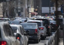 Taxa pentru numerele de înmatriculare se va putea plăti și pe platforma Ghișeul.ro