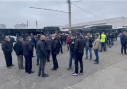 Șoferii de autobuze, 500 de lei în plus la salariu, în trei tranșe, după protest