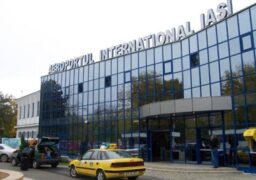 Permis special pentru taxiuri la Aeroportul Iași. Nicio cursă nu poate fi refuzată
