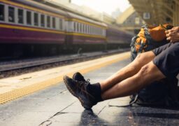 Revin „Trenurile soarelui” către litoral.