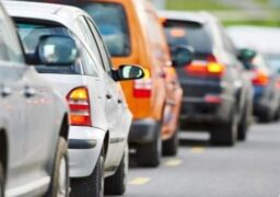 Maşinile pe motorină şi benzină nu vor mai putea circula în UE din 2035