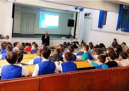 Inaugurare de amfiteatru la Liceul de Informatică din Iași